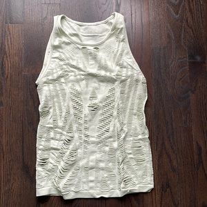 Alo Vixen fitted muscle tank size M